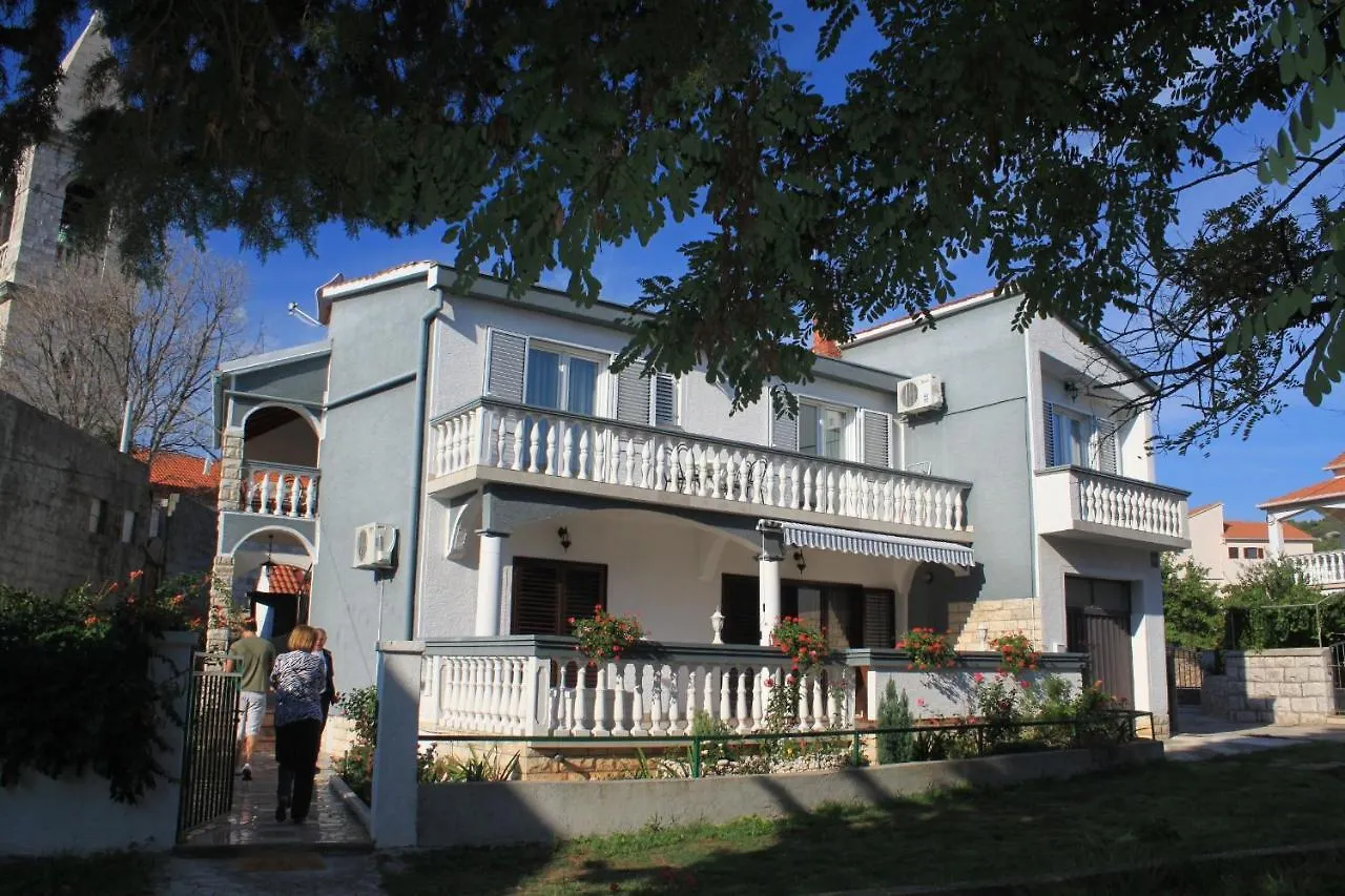Apartments By The Sea Kukljica, Ugljan - 8400